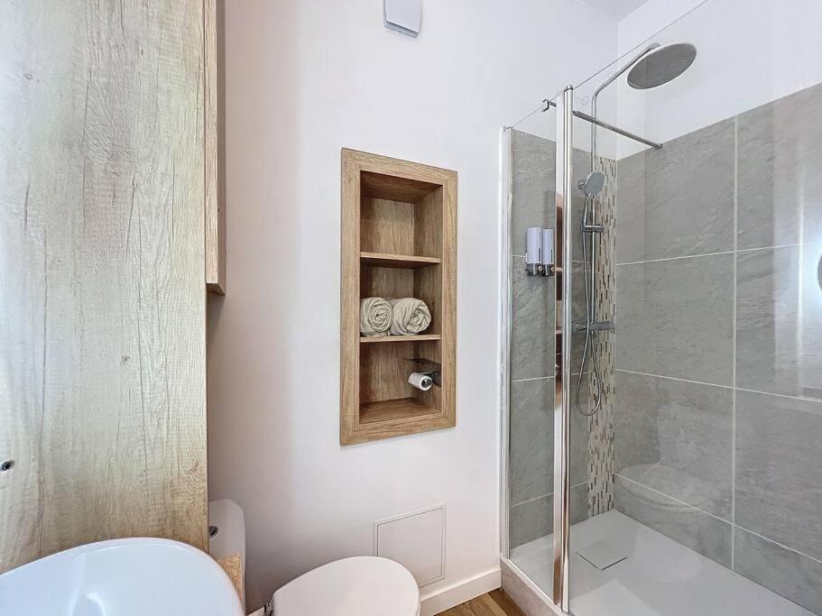 Camilla Apartment Troyes Bagian luar foto